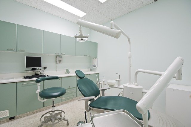 Dentysta – leczenie chorób jamy ustnej