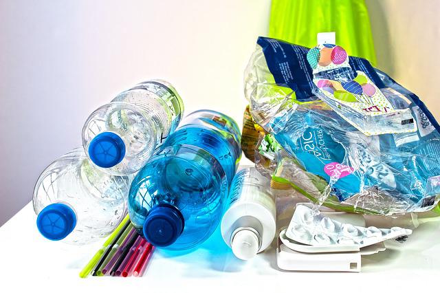 W jaki sposób ograniczyć zużycie plastiku?