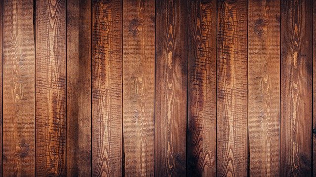 Jak skutecznie zabezpieczyć surowe drewno?