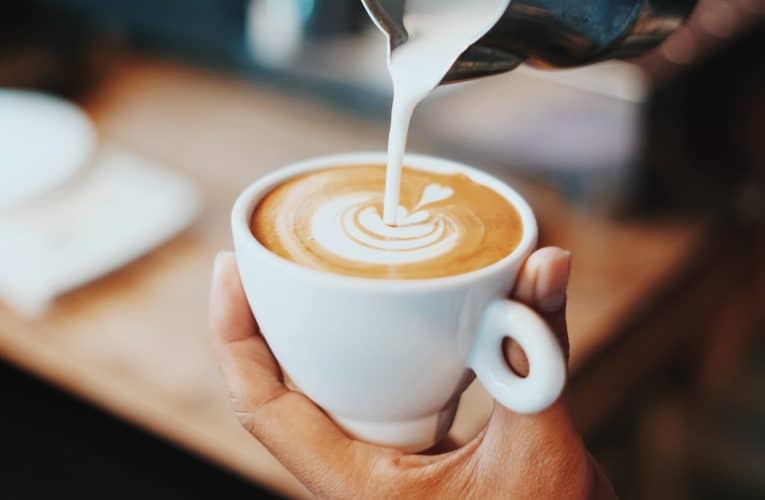 Kawa dla kawiarni i gastronomii – jak wybrać najlepszą?