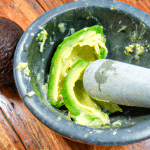 Jak zrobić guacamole - prosty przepis na pyszny dip z awokado