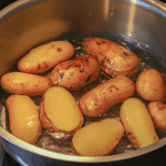 Jak zrobić pyszne pieczone ziemniaki – prosty przepis na idealne danie