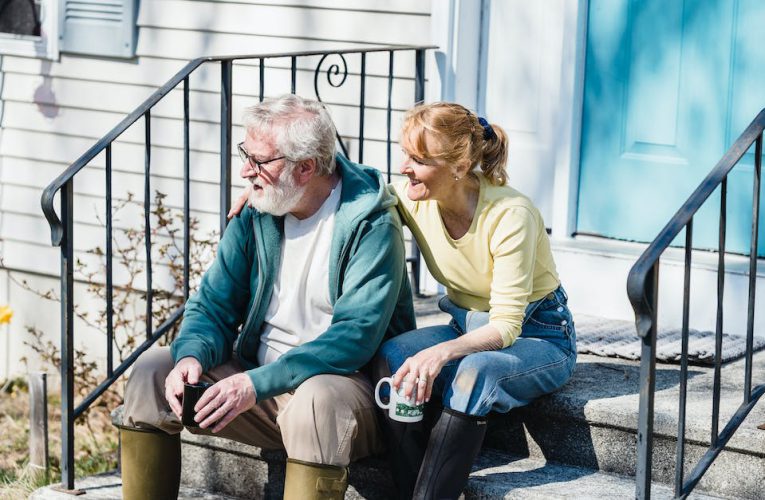 Renty i emerytury: Jak zapewnić sobie finansową stabilność na starość?