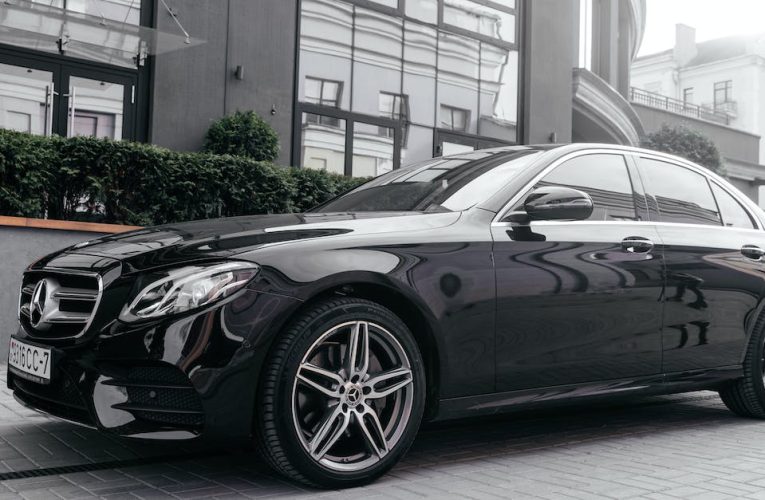 Moc i elegancja w jednym – odkryj świat aut Mercedes