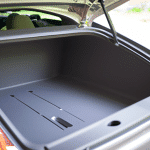 Łatwe i skuteczne sposoby na otwarcie bagażnika od środka samochodu