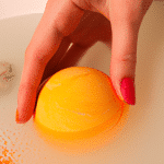 Jak stworzyć własne naturalne kulki do kąpieli w domowym zaciszu